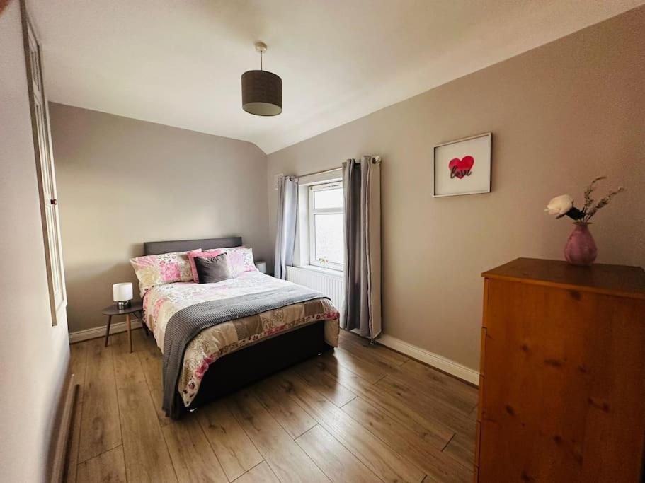 Gaeltacht Quarter Cosy Home Belfast Eksteriør bilde